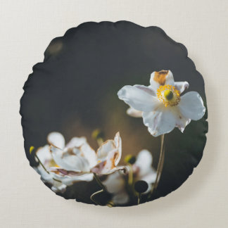 Almofada Redonda Flores de anêmona branca