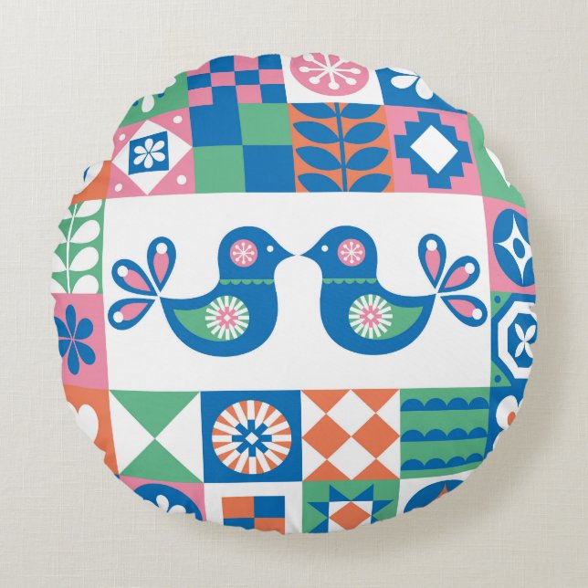 Almofada Redonda Folclore Floral Card: Design escandinava. (Frente)