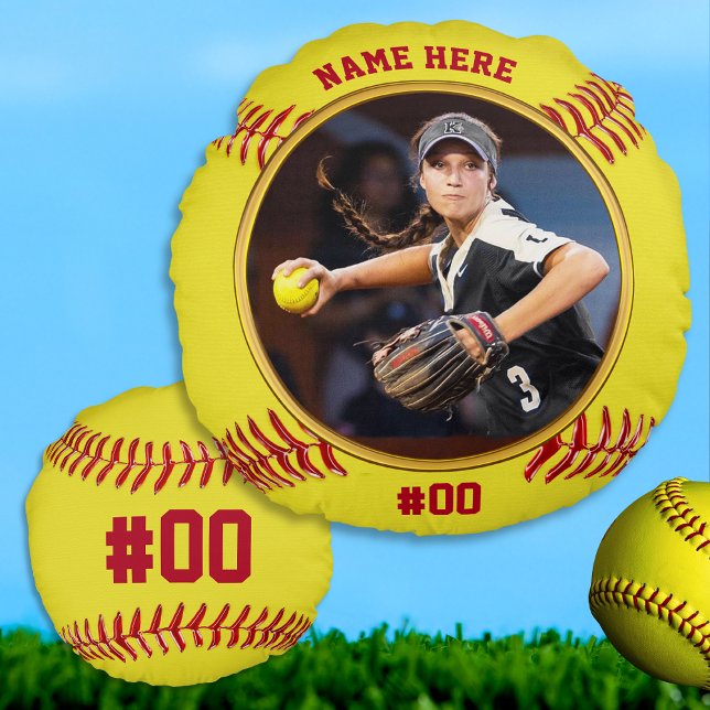 Almofada Redonda Foto e ideias personalizadas de oferta de softball (Gifts for senior night softball. Softball pillow, with your Photo, Name, Number. Softball pillows.)