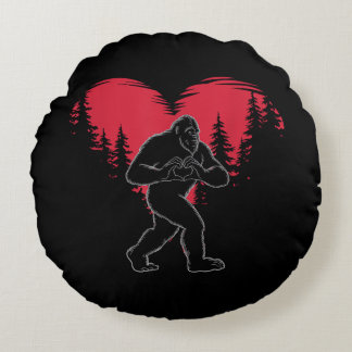 Almofada Redonda Funny Bigfoot in Love Heart Happy Valentine's Day