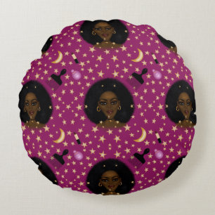 Almofada Redonda Glam Black Woman Afro Hair pic batom rosa