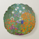 Almofada Redonda Gustav Klimt Flower Garden Cottage Nature<br><div class="desc">Uma bela pintura de jardim - esta é uma pintura clássica de Gustav Klimt,  chamada Jardim de Algodão,  ou Jardim Bauergarten,  1907,  que é um close up de um jardim floral,  uma pintura floral colorida.</div>