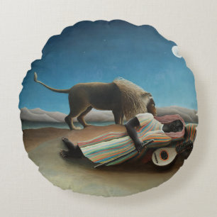 Almofada Redonda Henri Rousseau Sleeping Gypsy Lion Painting