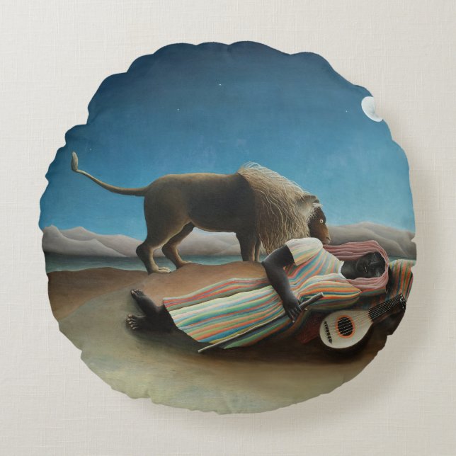 Almofada Redonda Henri Rousseau Sleeping Gypsy Lion Painting (Frente)