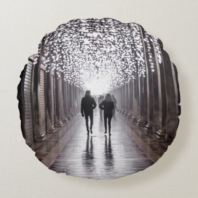 Almofada Redonda Luz, sombras e simetria - sepia (Frente)