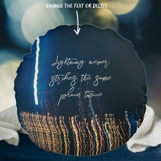 Almofada Redonda Luzes da cidade sobre fundo azul escuro (Criador carregado)