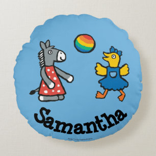 Almofada Redonda Maisy no pré-escolar com os amigos no campo de