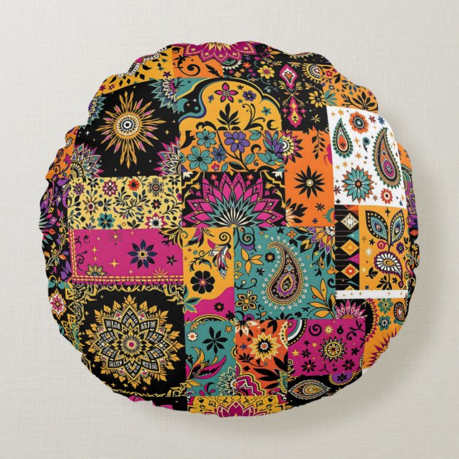 Almofada Redonda Mandala e Padrão Paisley em Patchwork Boêmio (Frente)