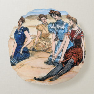Almofada Redonda Meninas de Gibson na praia, 1900