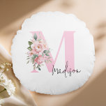 Almofada Redonda Moderno Elegante Cor-de-rosa Floral Nome Inicial M<br><div class="desc">Crie seu próprio travesseiro decorativo personalizado com um monograma inicial alfanumérico personalizado com buquê floral elegante de aquarela e design de tipografia moderna.</div>