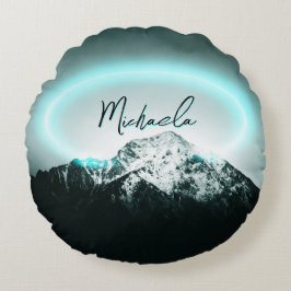 Almofada Redonda Monograma de luz neon azul misterioso da montanha