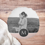 Almofada Redonda Nome personalizado e foto minimalista cor-de-rosa<br><div class="desc">Nome personalizado e foto minimalista cor-de-rosa pastel</div>