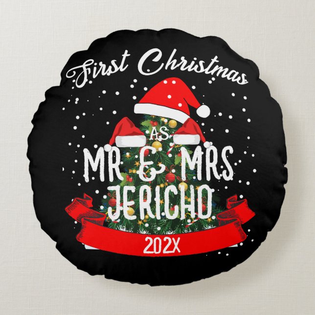 Almofada Redonda Nosso Primeiro Natal como Sr. e Sra. Recém-Casados (Frente)