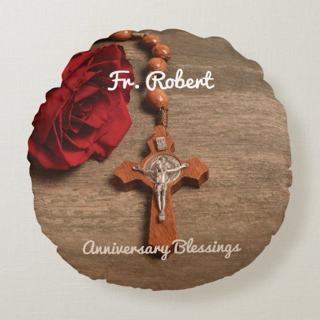 Almofada Redonda Ordenação do Padre Rosa vermelha e Rosário (Frente)