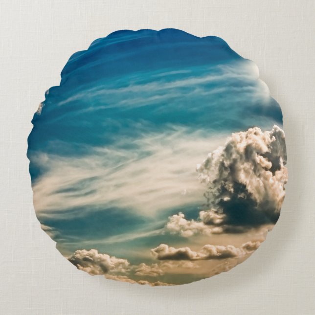 Almofada Redonda Paintery sky. Beautiful dramatic sky with clouds a (Frente)