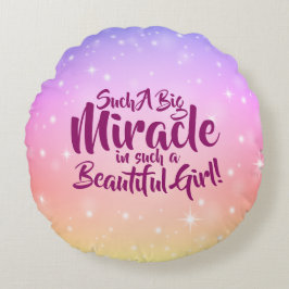 Almofada Redonda Pode mudar o texto de uma garota linda e milagrosa