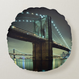Almofada Redonda Ponte de Brooklyn na ponte de Manhattan da noite