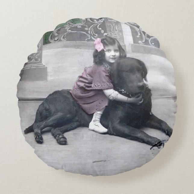 Almofada Redonda Rapariga e seu Cachorro (Frente)
