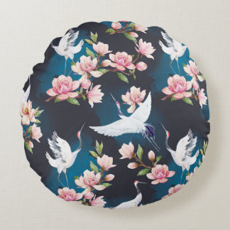 Almofada Redonda Red Crane Magnolia: Aquarela Japonesa.