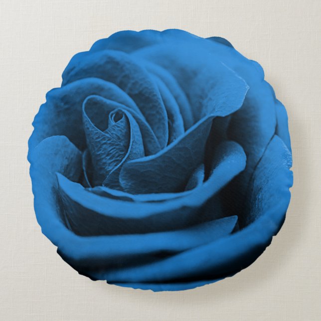 Almofada Redonda Rosa vermelha azul próxima, macrobeleza. (Frente)