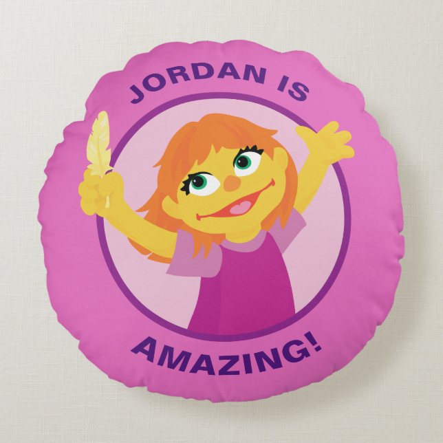 Almofada Redonda Rua Sésamo | Julia Holding Feather (Frente)