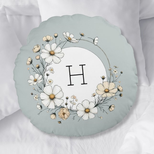 Almofada Redonda Sage Green Monograma Boho Flores Personalizadas (Chic monogram floral pillow with delicate daisy design. Perfect personalized decor for any room!)