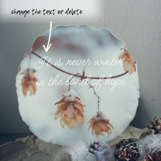 Almofada Redonda Saltos Secos Garland no Fundo de Neve