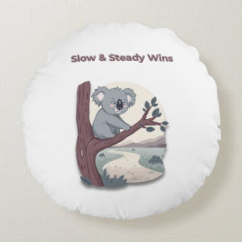 Almofada Redonda **"Slow & Steady Wins – Motivational Cute Koala "*
