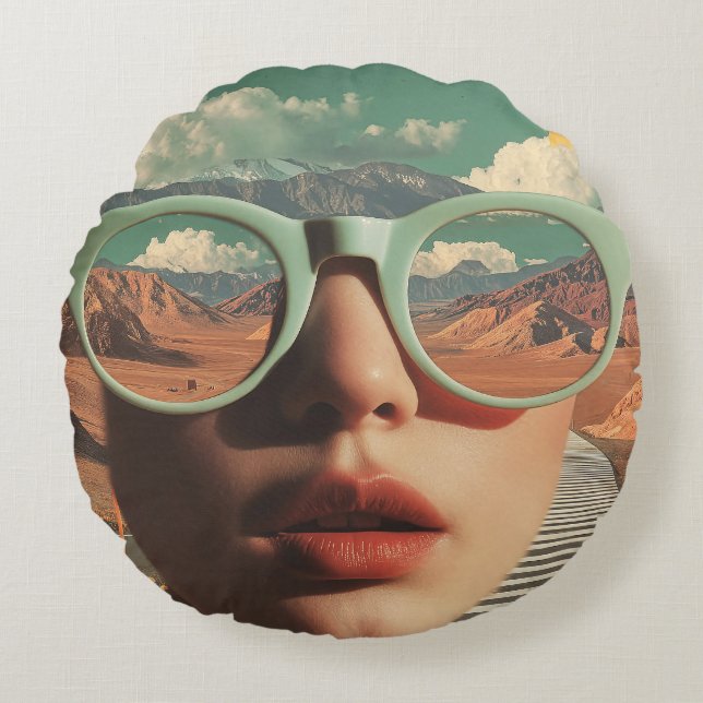 Almofada Redonda Surreal Portrait With Glasses Reflecting Desert (Frente)