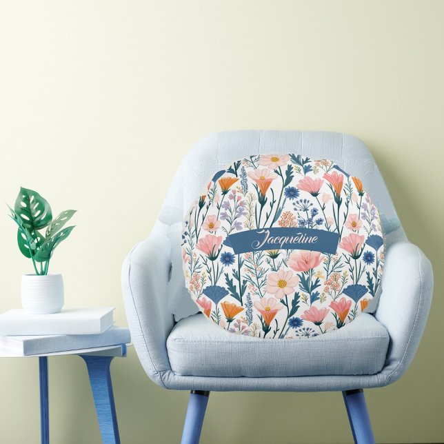 Almofada Redonda Tipografia Moderna Pastel Wildflower Floral (Modern Typography Pastel Wildflower Blooms Floral Round Pillow)