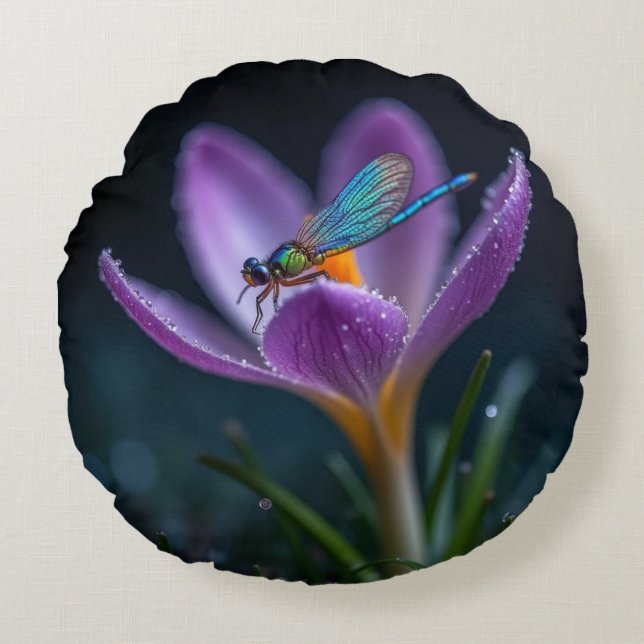 Almofada Redonda Uma libélula numa flor de açafrão (Frente)