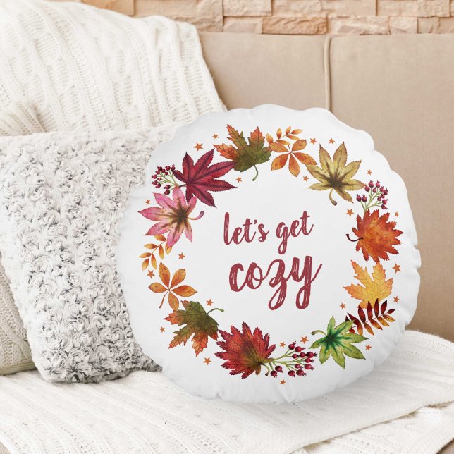 Almofada Redonda Vamos Obter Cozy Outono Fall Deixa A Colheita Fres (Let's Get Cozy Autumn Fall Leaves Harvest Wreath Round Pillow)
