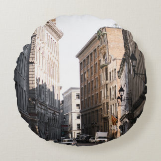 ALMOFADA REDONDA VEÍCULOS ESTACIONADOS AO LADO DA ESTRADA ENTRE AS 