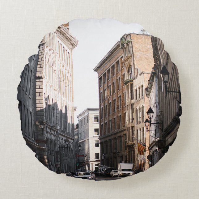 ALMOFADA REDONDA VEÍCULOS ESTACIONADOS AO LADO DA ESTRADA ENTRE AS  (Frente)