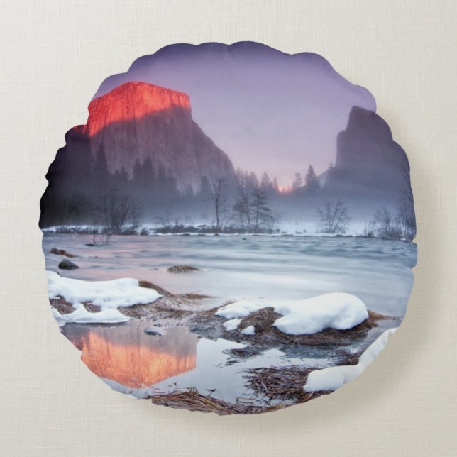 Almofada Redonda Vermelho de Omega (Frente)