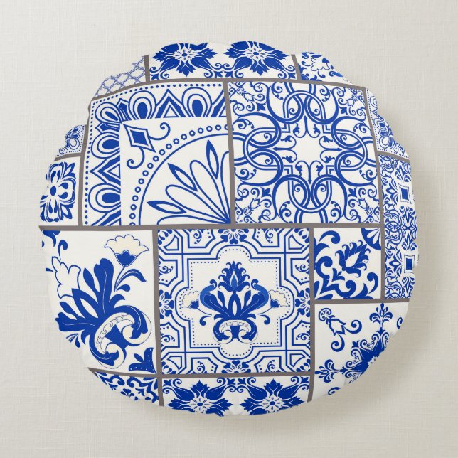 Almofada Redonda Vitoriano Majolica: Padrão de Azulejo de Patches. (Frente)