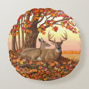 Almofada Redonda Whitetail Deer no outono de Nova Inglaterra cai em