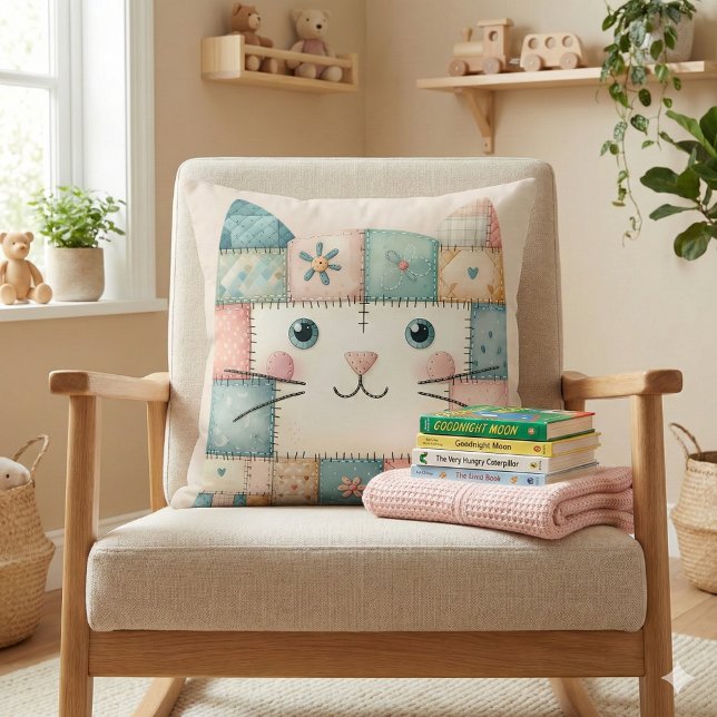 Almofada Remendo Falso Casa Pastel Gatinho Rosto (Faux Patchwork Pastel Cottage Kitty Face Throw Pillow Mockup A)