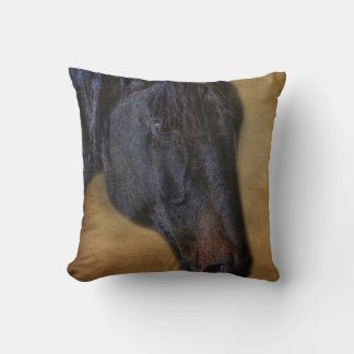 Almofada Retrato de Cavalo Negro no efeito de pergaminho ru