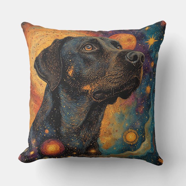 Almofada Retrato de Labrador Preto em um Espaço Cósmico (Frente)