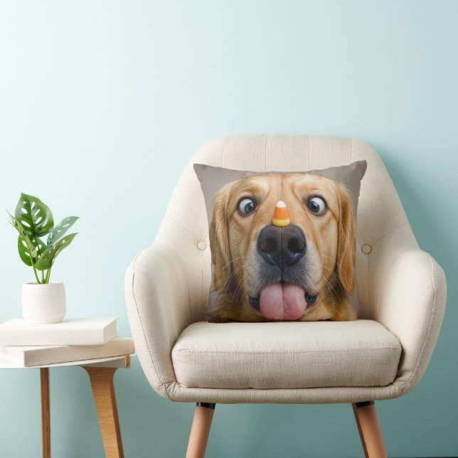 Almofada Retriever Dourado Vesgo Com Candy Corn (Cadeira)