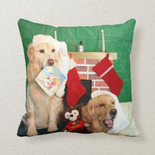 Almofada Retrievers dourados a noite antes do Natal