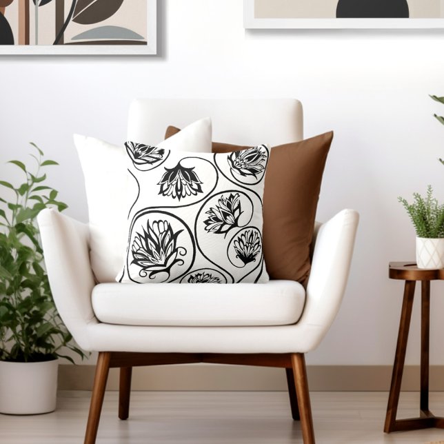 Almofada Retro Art Deco Floral (Style with the perfect blend of retro floral & elegance to your living room.)