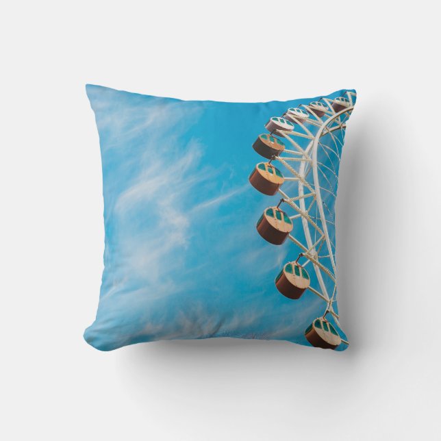 Almofada Roda branca-furor sob céu limpo pela manhã (Frente)