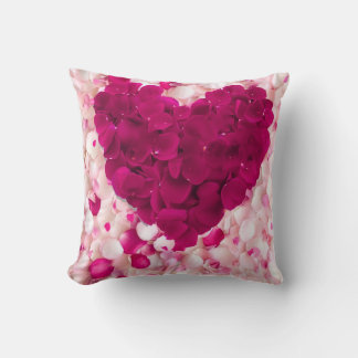 Almofada Romantic Deep Pink Rose Petal Heart Throw Pillow