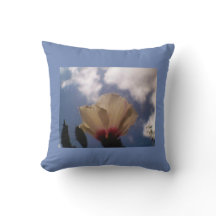 Rosa branca azul-céu