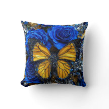 Rosas azuis e borboleta