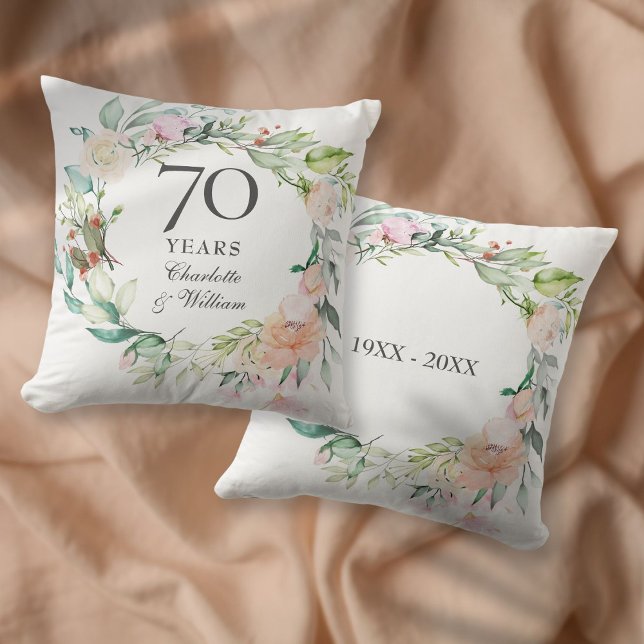 Almofada Rosas de Aniversário de Casamento de Platina de 70 (70th Platinum Wedding Anniversary Roses Floral Throw Pillow)