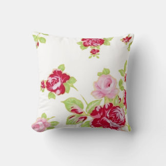 Almofada Rosas no Travesseiro Branco