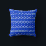 Almofada ROUBANDO O DREIDEL E FICA AZUL E BRANCO, travessei<br><div class="desc">travesseiro azul e branco Dreidel STAR OF DAVID TRIM STAR OF DAVID ON back pelo designer Sandy Closs ~ SandyCloss~</div>